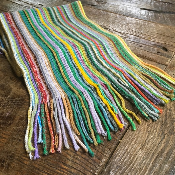 The Scarf of Many Colors - Picture 2 of 6